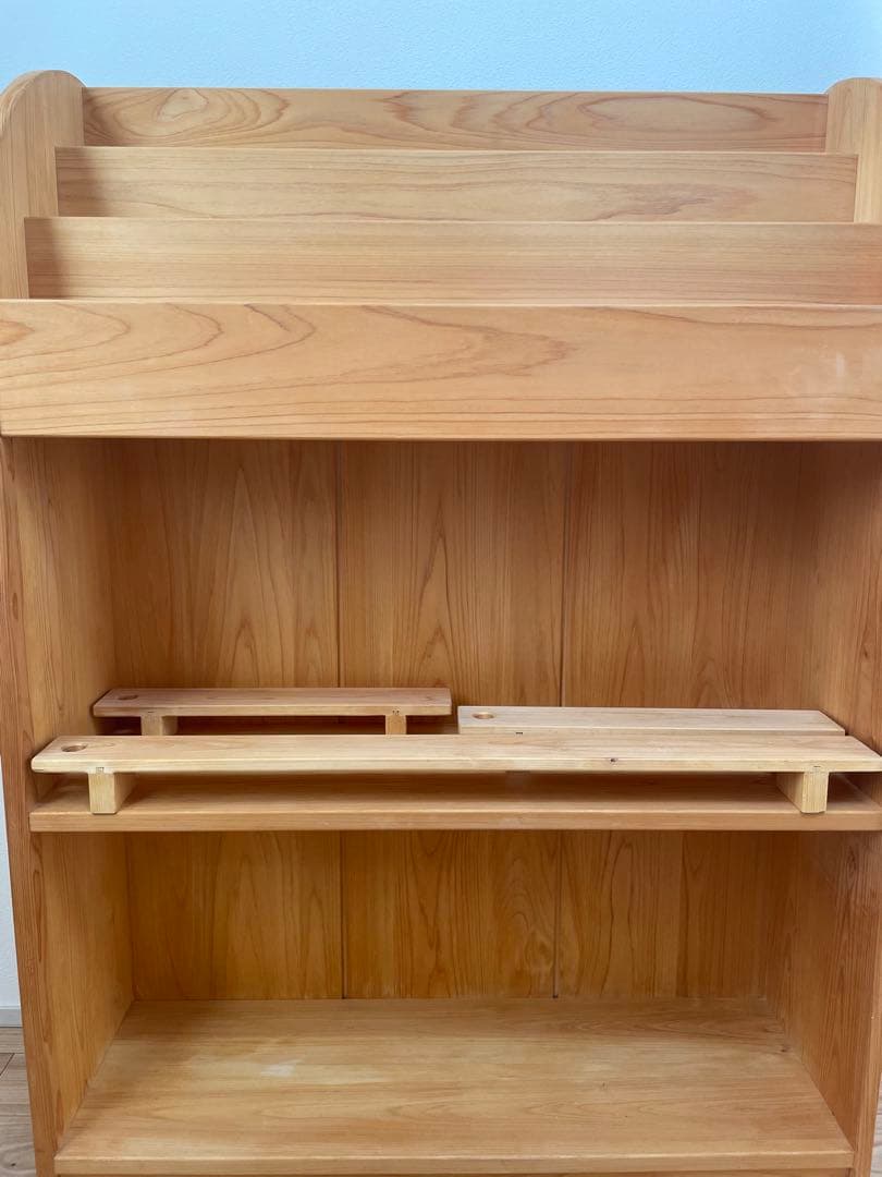 【一生モノ】森の香りと一緒に育つ、天然檜の「育てる本棚」