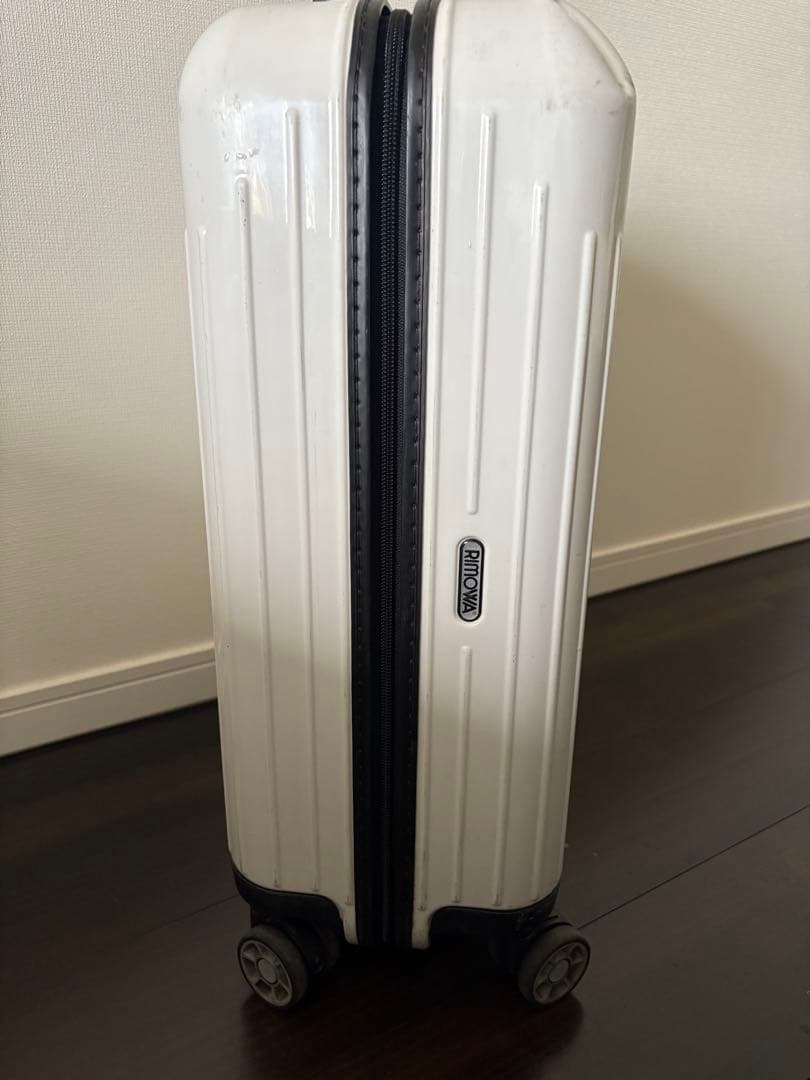 リモワ サルサエアー 4輪 ハワイ限定 ホワイト 機内持ち込み