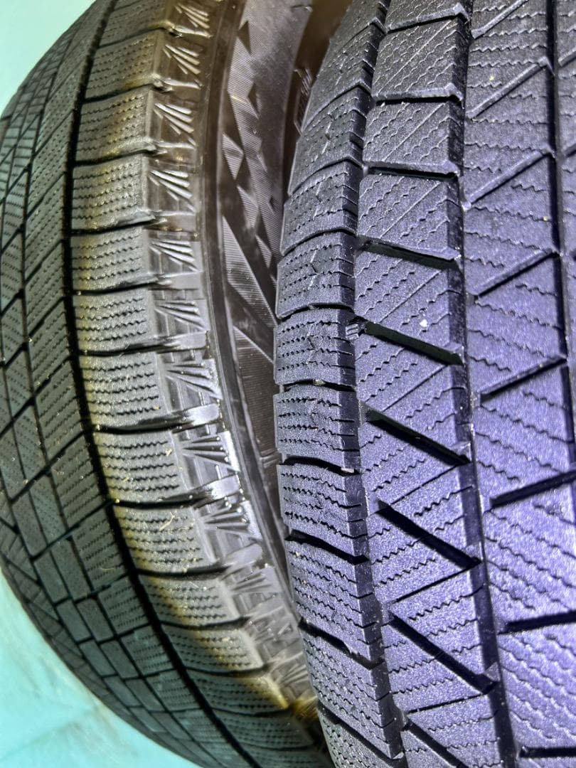 235/50/18 BLIZZAK VRX3 4本セット【バリ溝】