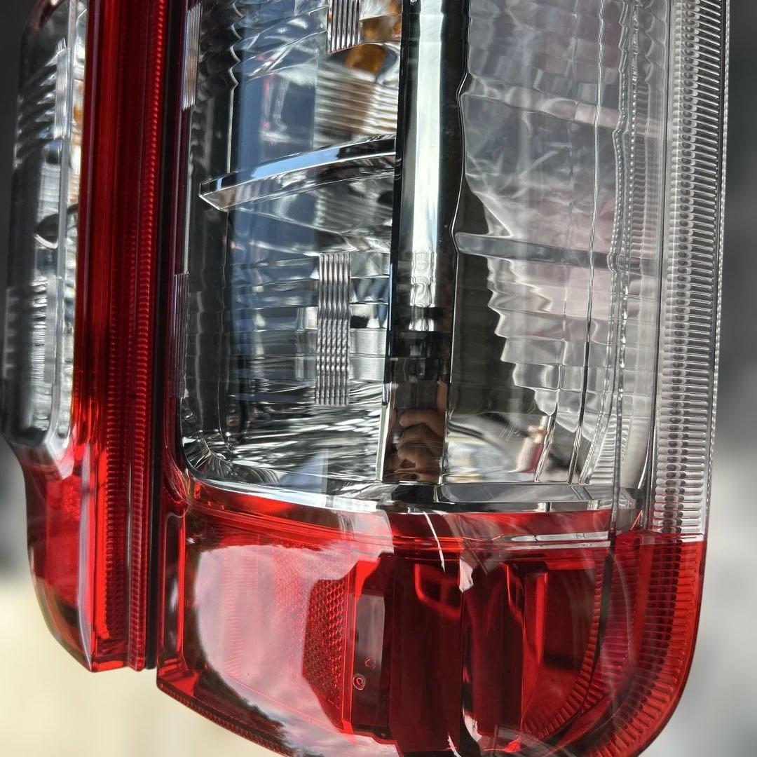 ハイエース　200系　ダークプライムs 新車外し