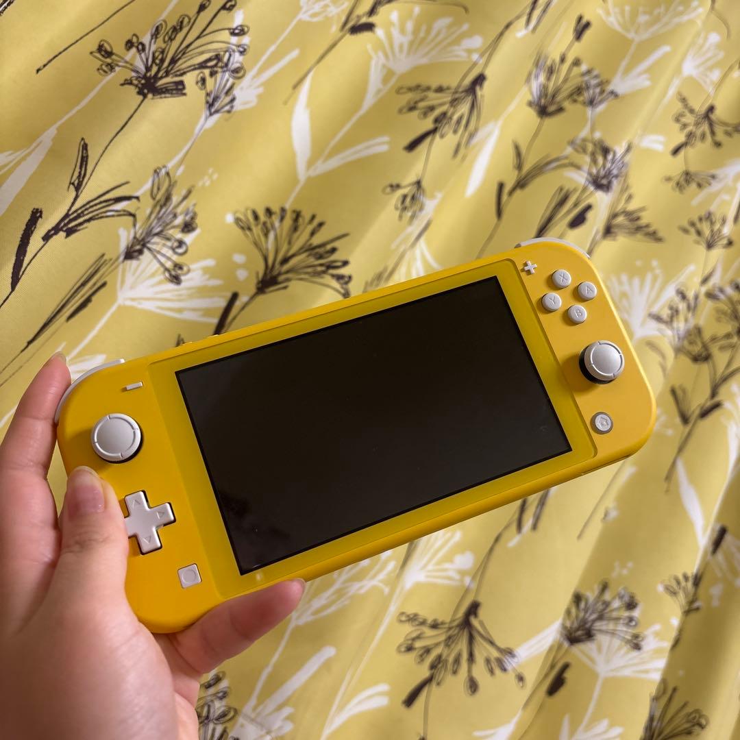 【本体のみ】Nintendo Switch Lite イエロー