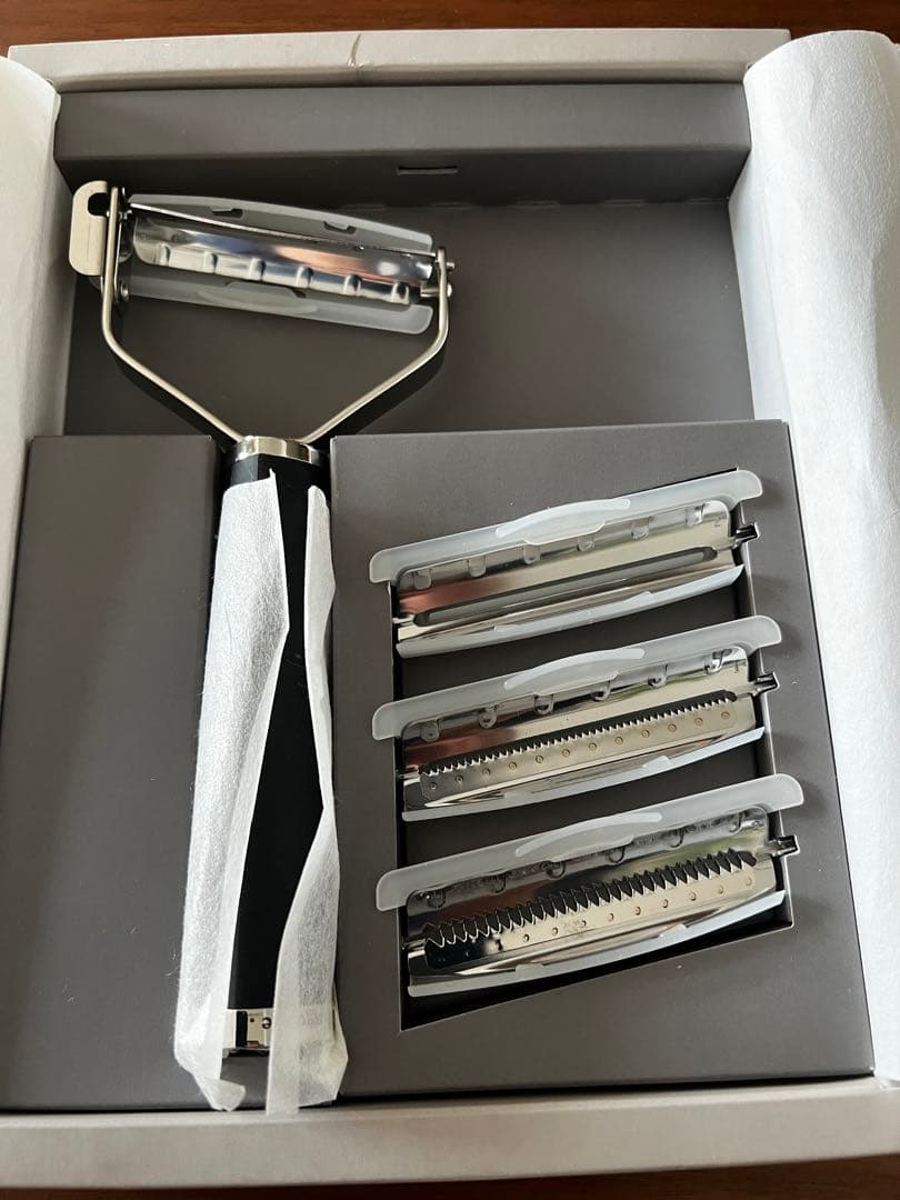 Michel Bras Laguiole T型ピーラー 替え刃付高級 調理器具