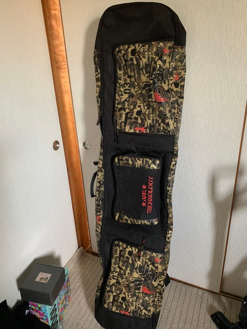 バートンスノボーウエア決まりました