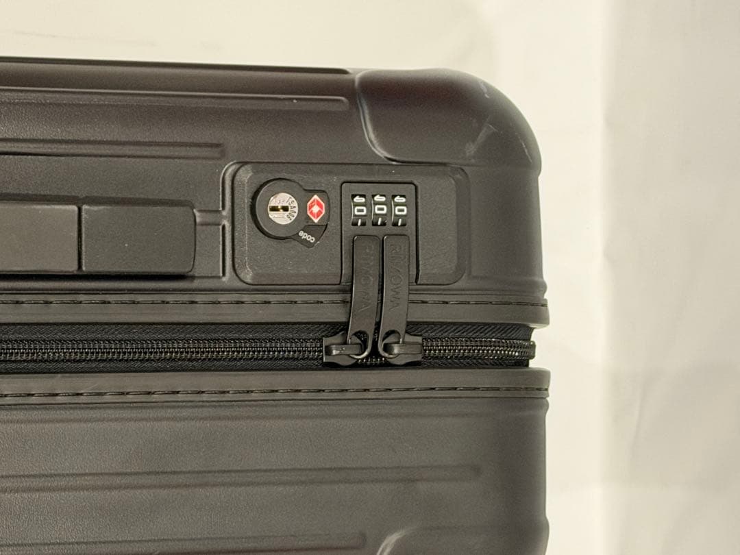 【希少・機内持込可】RIMOWA × PORSCHE コラボスーツケース艶消し黒