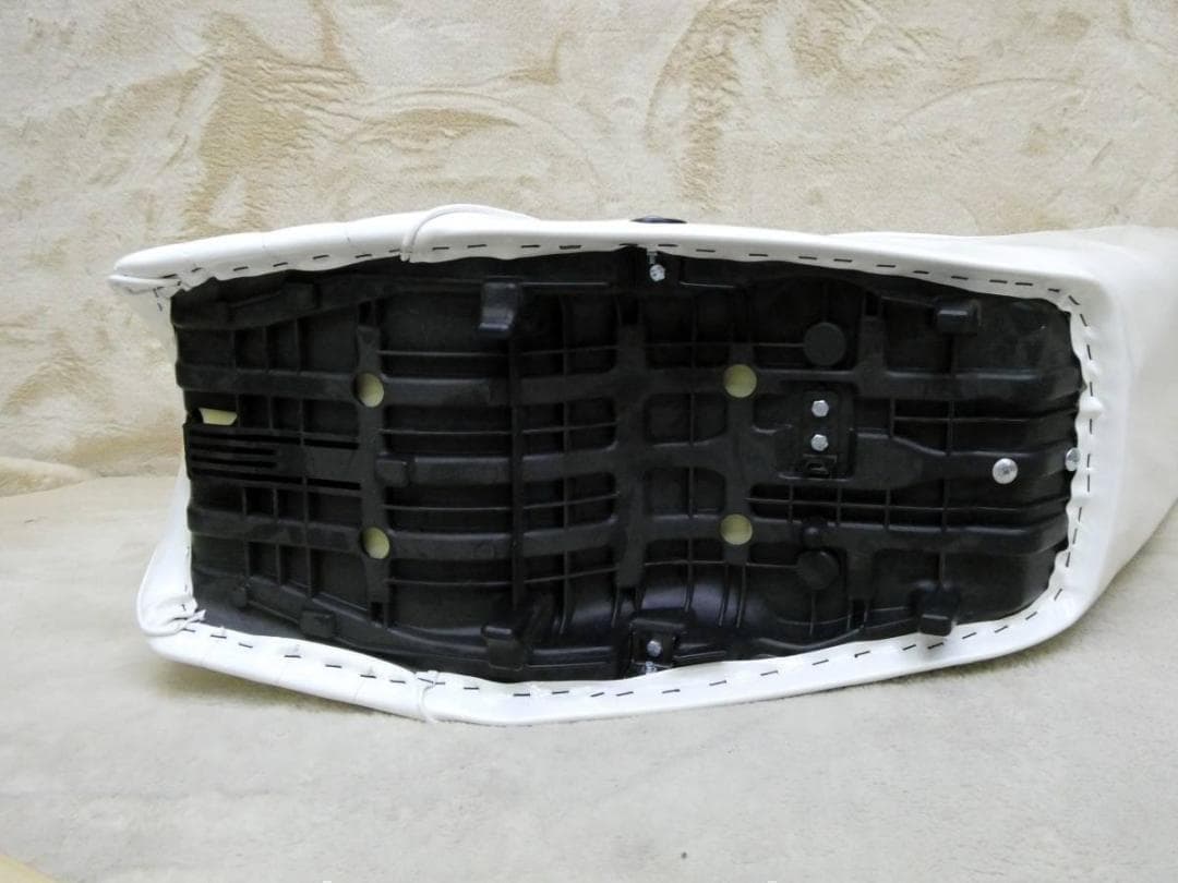 ＸＪＲ４００前期３段シート　白エナ/三段シート60cm 4HM 400R