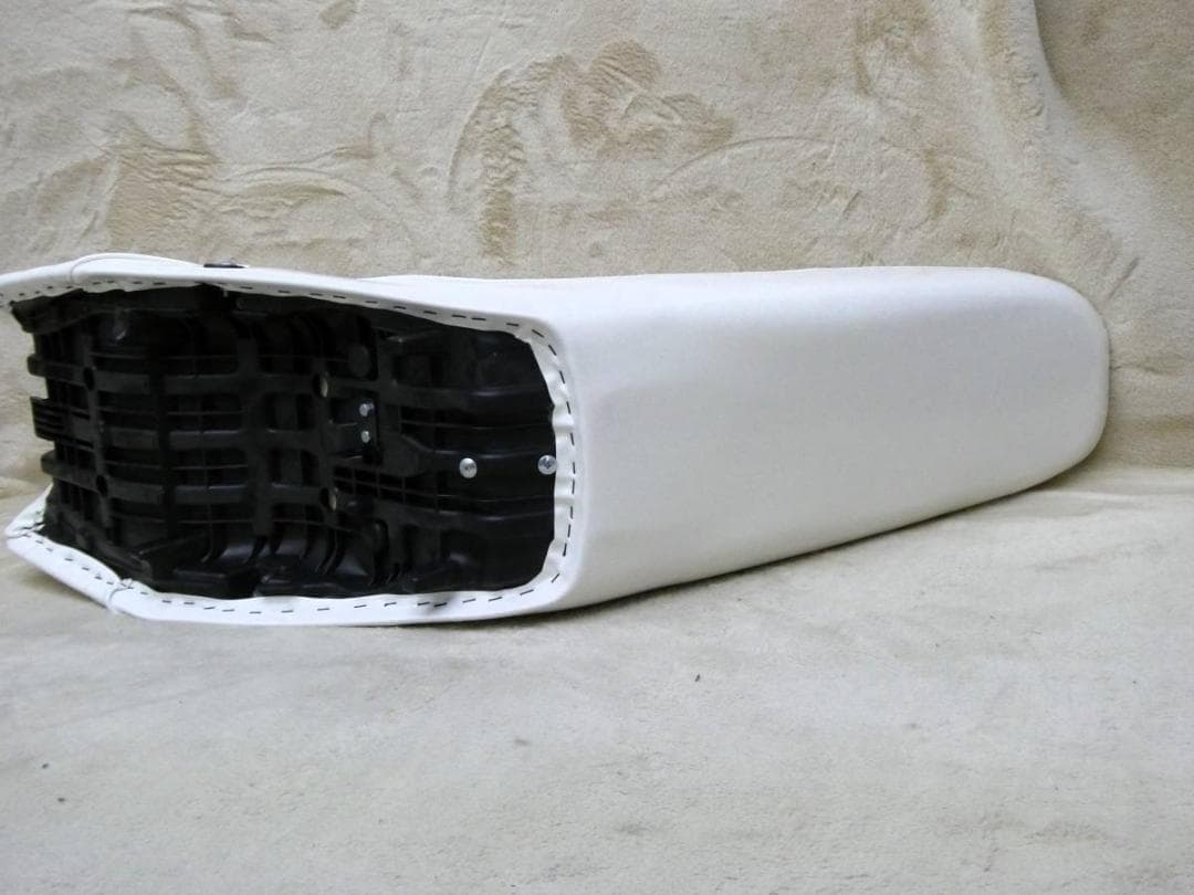 ＸＪＲ４００前期３段シート　白エナ/三段シート60cm 4HM 400R