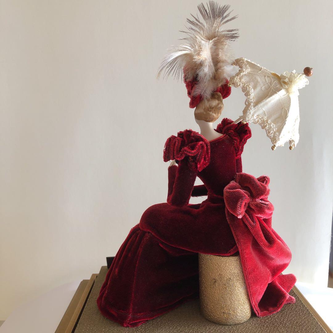 ◆ビスクロマン　傘の貴婦人　ガラスケース付き