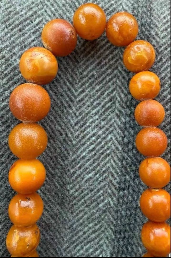 天然琥珀　アンバービーズ　ショートネックレス