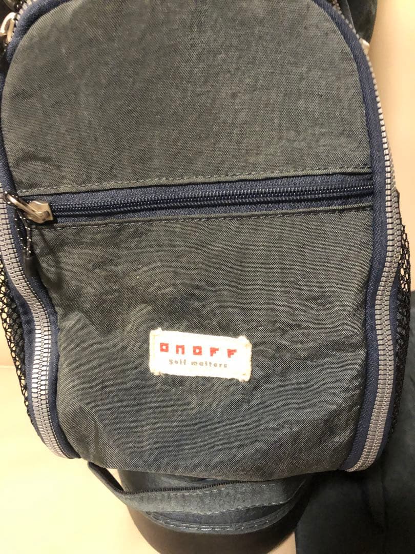 【送料込み】美品　大人気　オノフ　ONOFF キャディバッグ ゴルフバッグ