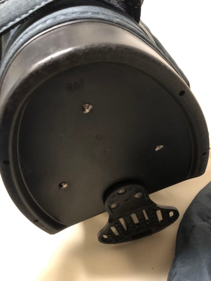 【送料込み】美品　大人気　オノフ　ONOFF キャディバッグ ゴルフバッグ