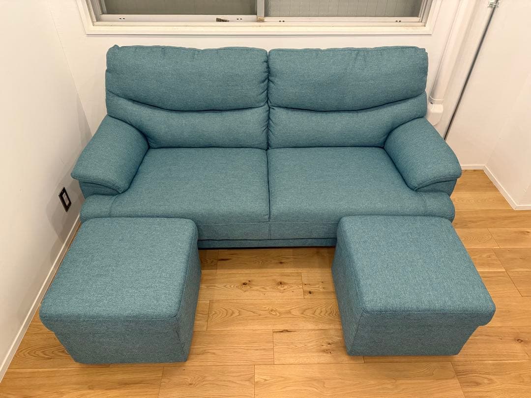 美品 ニトリ 3人掛けソファ＋スツール2つ付き　(キャッツ3)