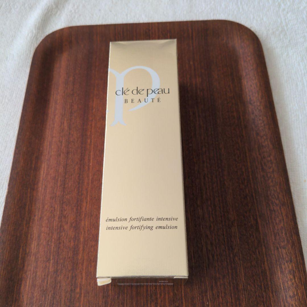 クレ・ド・ポー　ボーテ　エマルションアンタンシヴ　乳液（夜用）未使用品