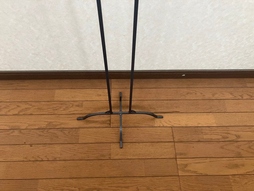 金属製ハンガーラック　デザインもの　ヴィンテージ