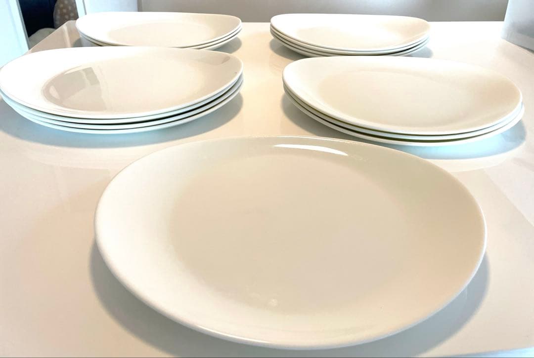 おしゃれ皿15枚セット！未使用！新品！美品！個性的なオーバル型デザイン白皿