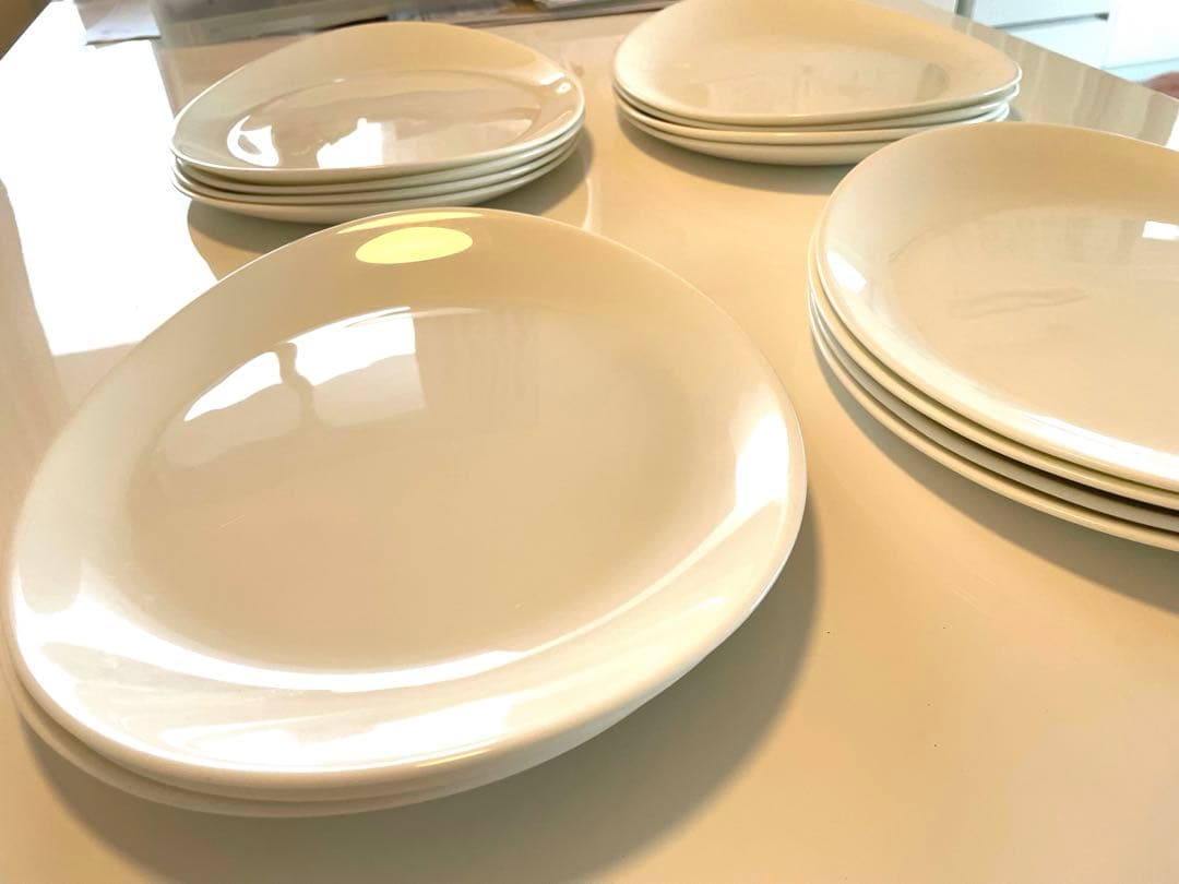 おしゃれ皿15枚セット！未使用！新品！美品！個性的なオーバル型デザイン白皿