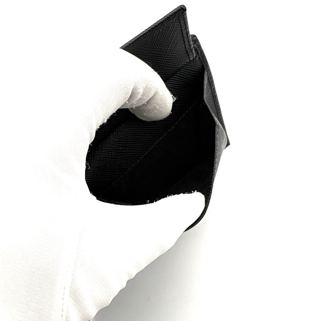 未使用級◆PRADA 二つ折り財布 サフィアーノ 三角プレート ブラック