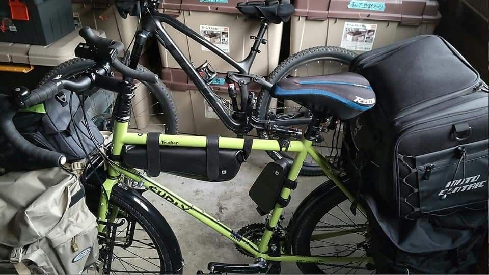 SURLY　ディスクトラッカー　　54サイズ　キャリア付き　バックなし