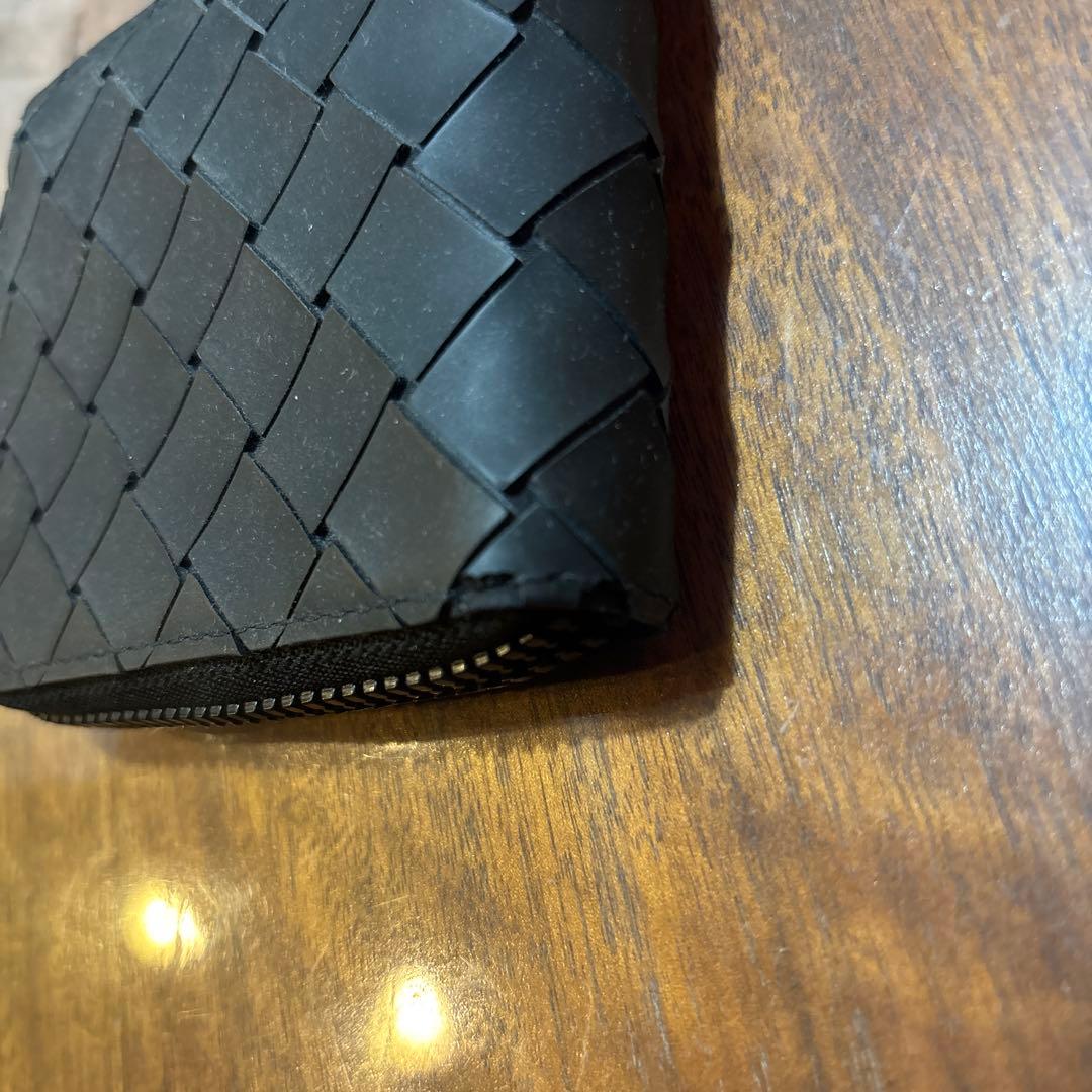 ボッテガヴェネタ　ラバー　ブラック　二つ折り財布