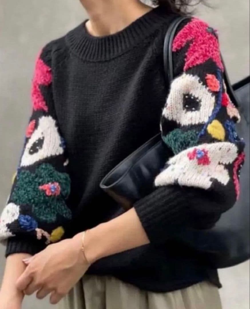 美品 ビアズリー BEARDSLEY 花ジャガードニット 黒 花刺繍