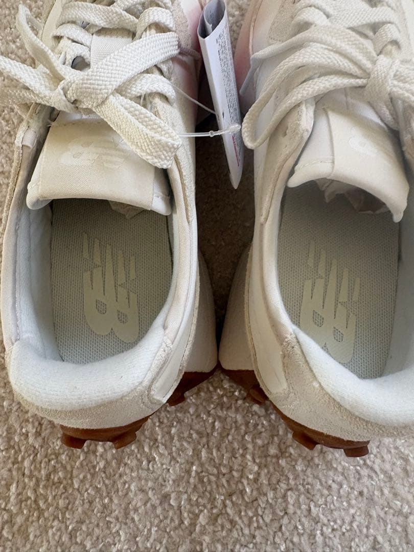 値下げ新品未使用ニューバランスWS327NKD B ホワイトベージュ23.5cm