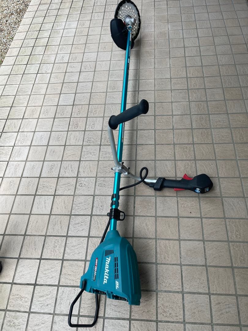 マキタ MUR012GZ 草刈機 80Vmax Uハンドル バッテリー無