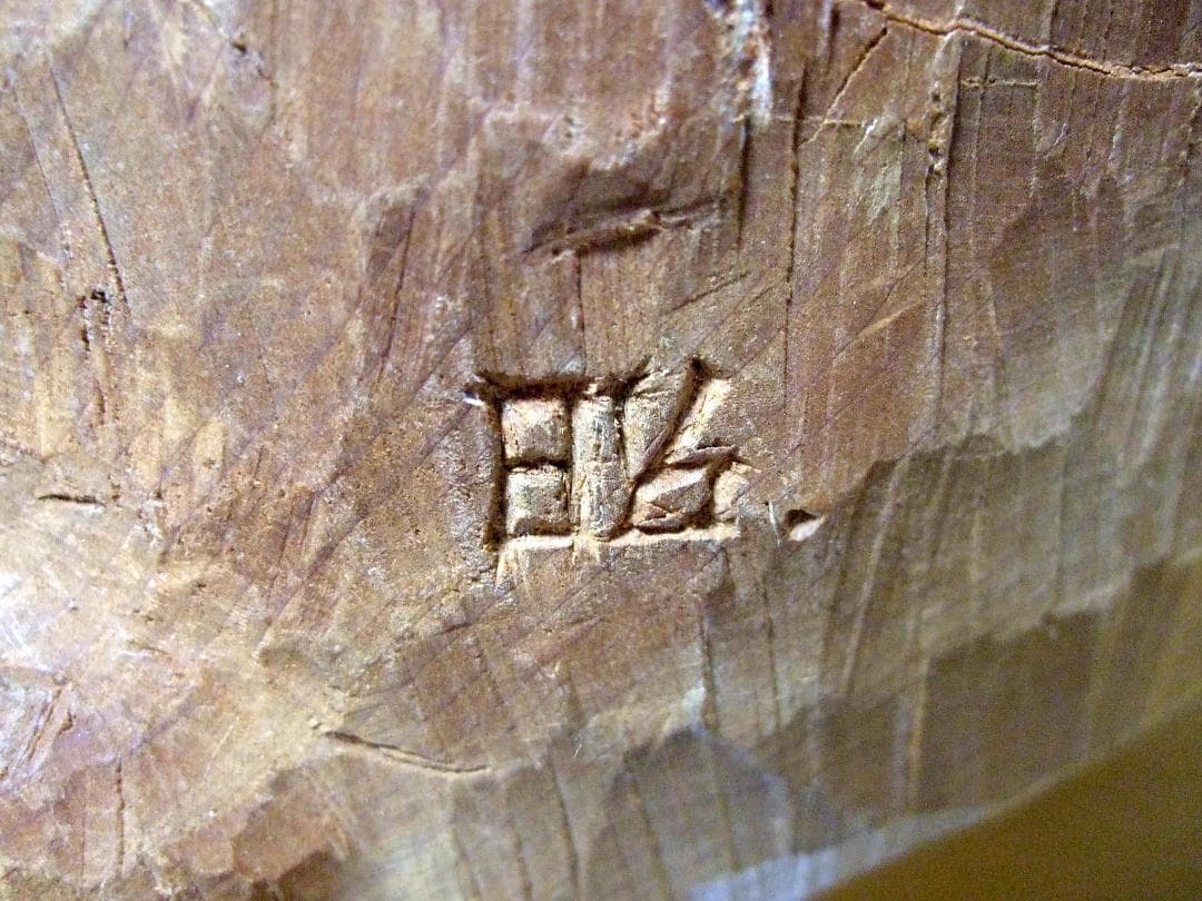 木彫りのネコ 置物 在銘 オブジェ / Wooden carved cat