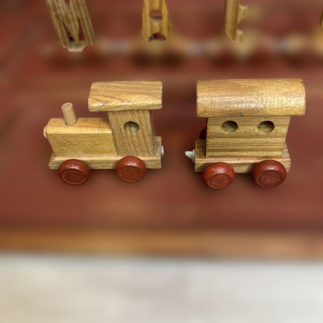 アメリカンカントリー木製トレー赤3枚セット木製の汽車とアルファべットオモチャ付き