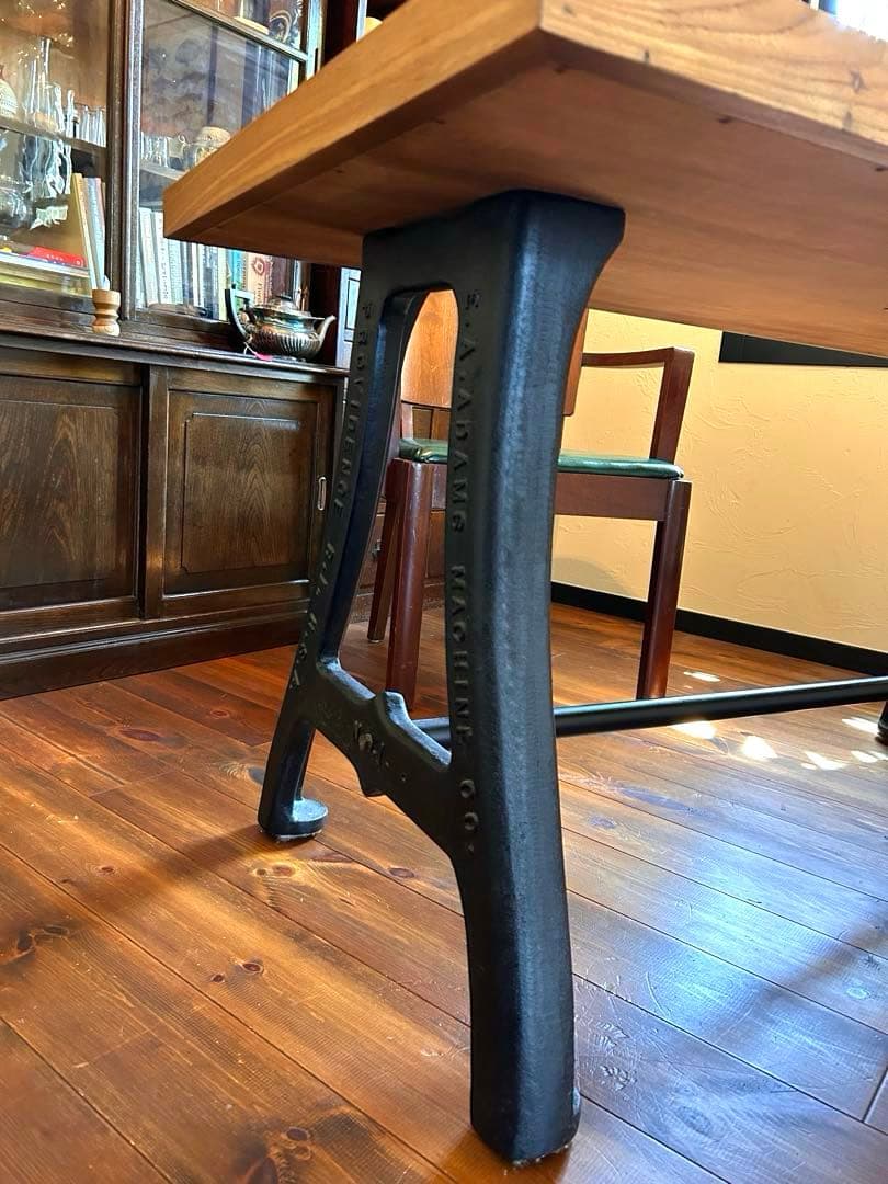 希少価値高！送料込み！アクメファニチャー　ダイニングテーブル