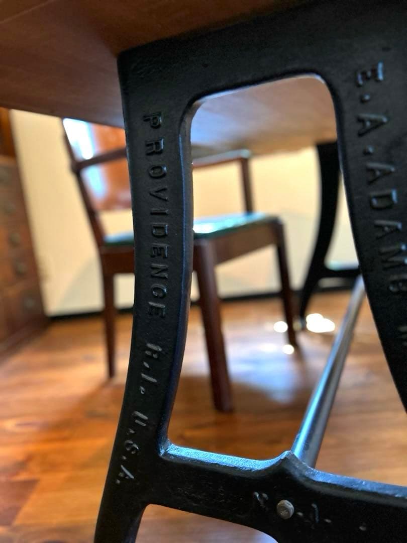 希少価値高！送料込み！アクメファニチャー　ダイニングテーブル