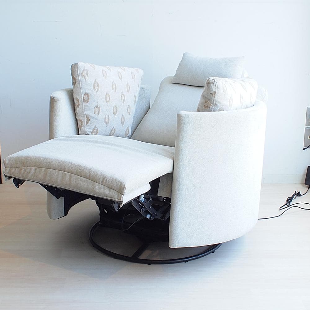 Fama 電動リクライニング付き ロッキングチェア