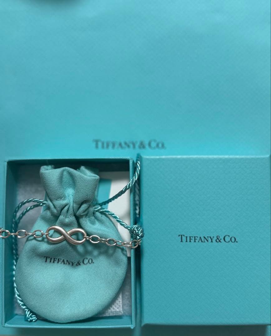 Tiffany & Co. 無限大モチーフブレスレット