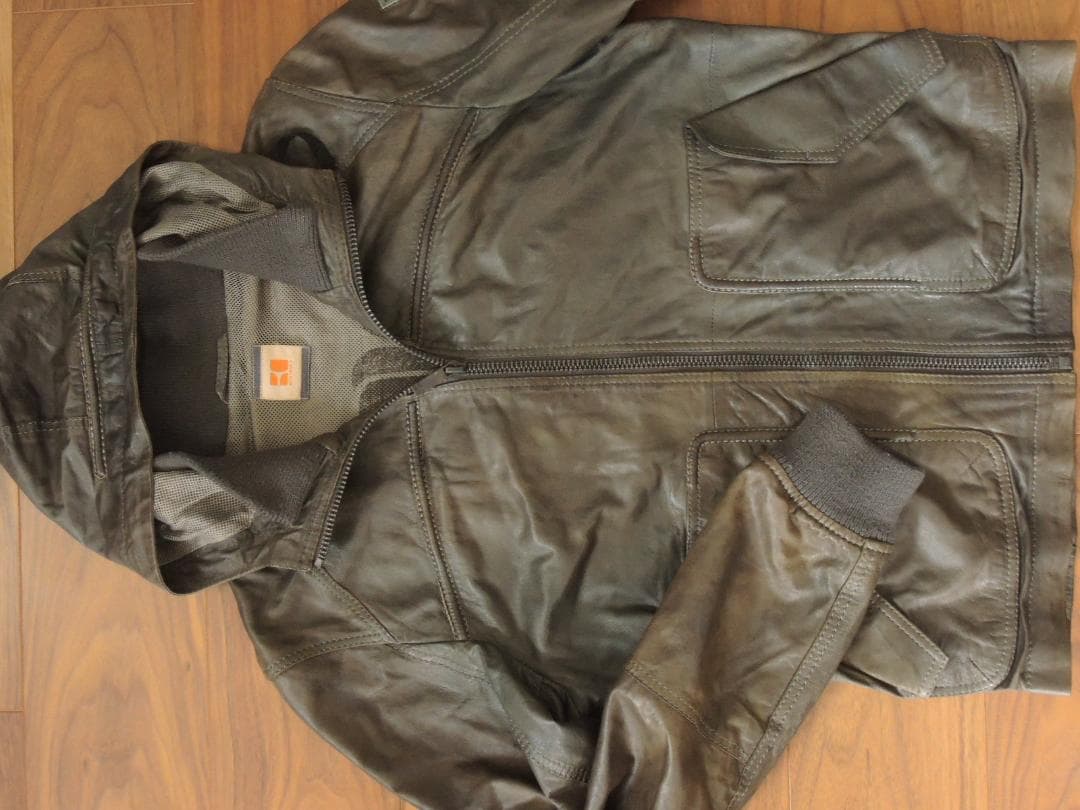 25万円　BOSS　ヒューゴボス　レザージャケット　48　極薄シープ　春夏にも