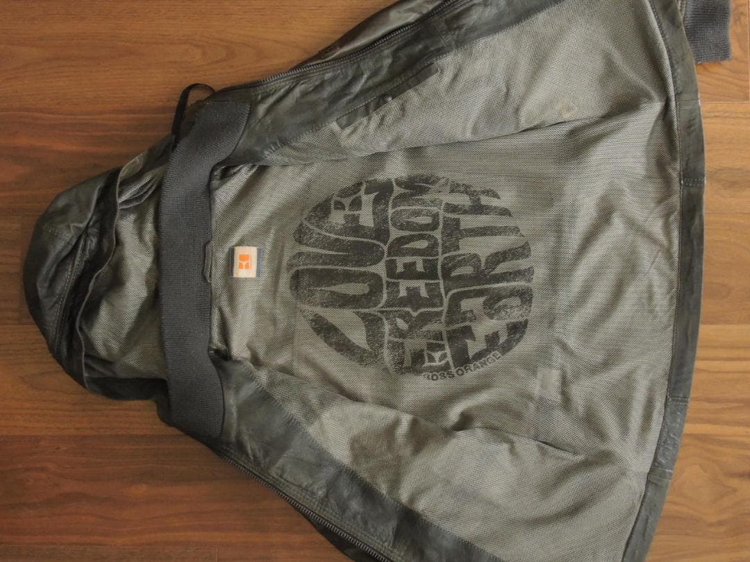 25万円　BOSS　ヒューゴボス　レザージャケット　48　極薄シープ　春夏にも