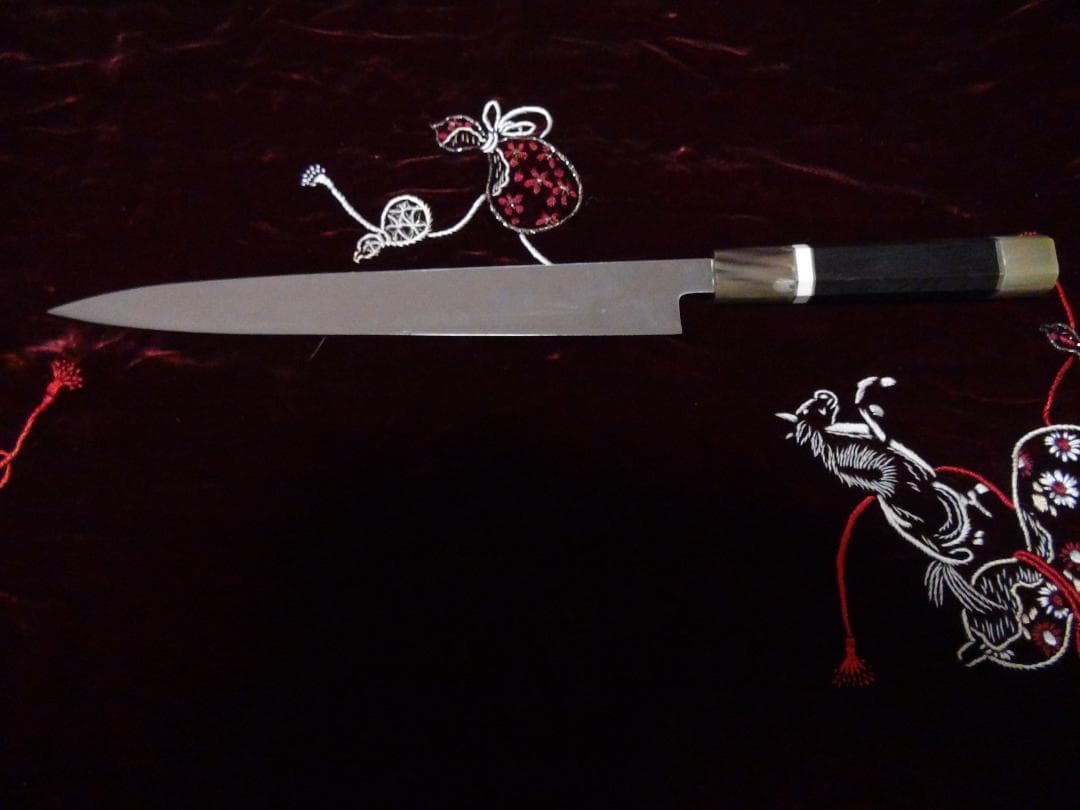 柳刃包丁刃渡27センチ本焼全鋼V金10号 黒檀白水牛八角柄新品。