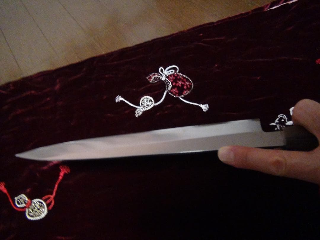 柳刃包丁刃渡27センチ本焼全鋼V金10号 黒檀白水牛八角柄新品。