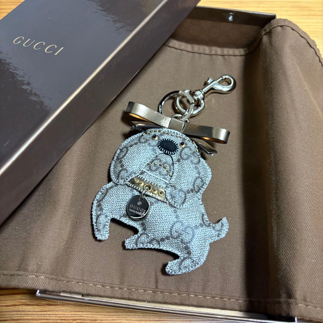 GUCCI 犬型キーホルダー ブルドッグ 箱付き