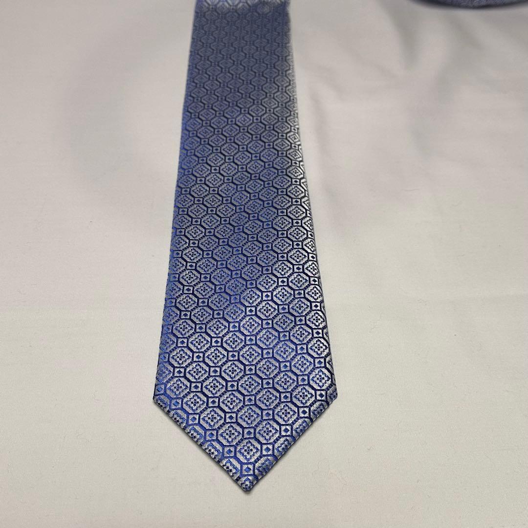 新品タグ付☆ブリオーニ☆ネクタイ☆ブルー☆シルバー☆パターン柄☆光沢☆682