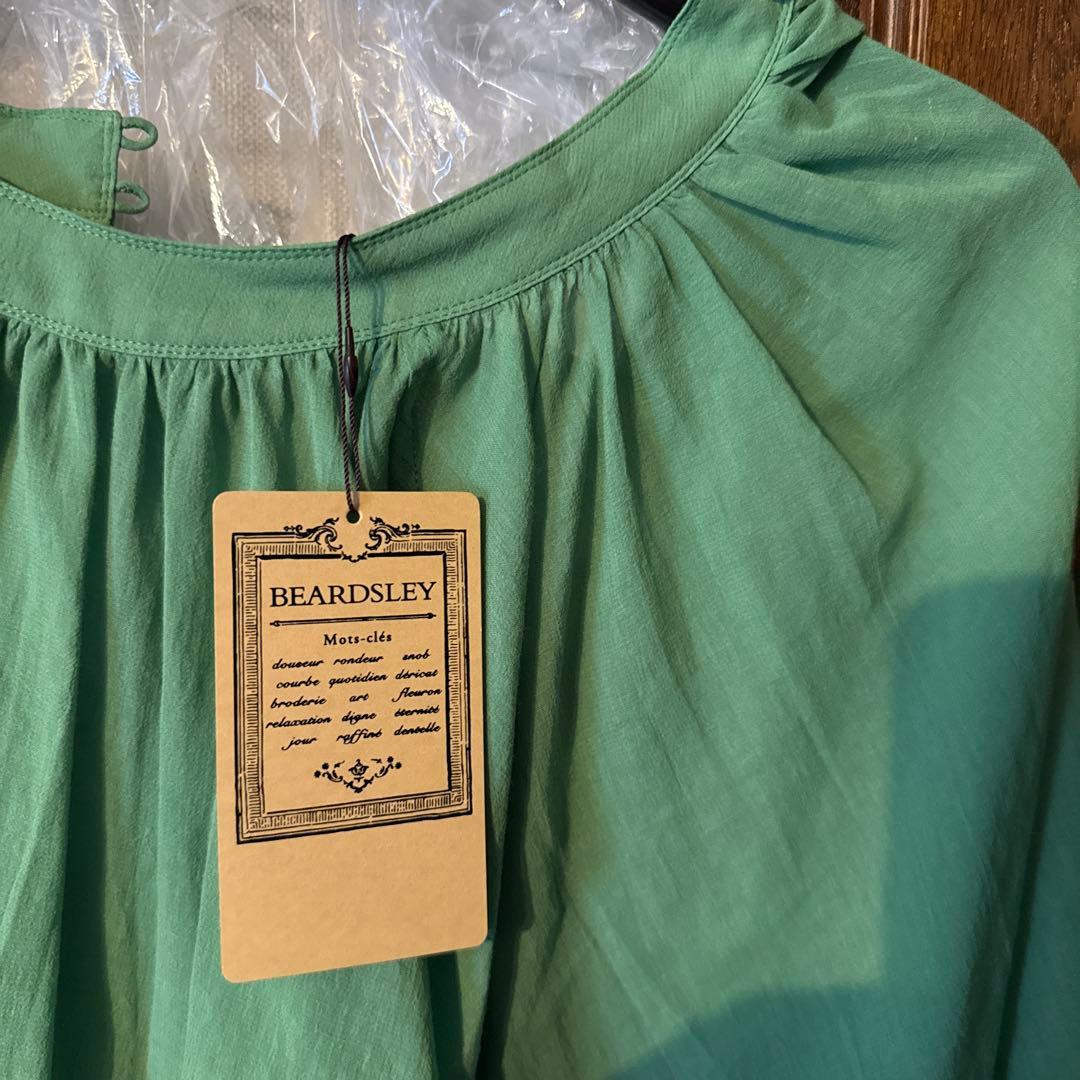新品　BEARDSLEY コットンシフォンギャザー 丸ブラウス