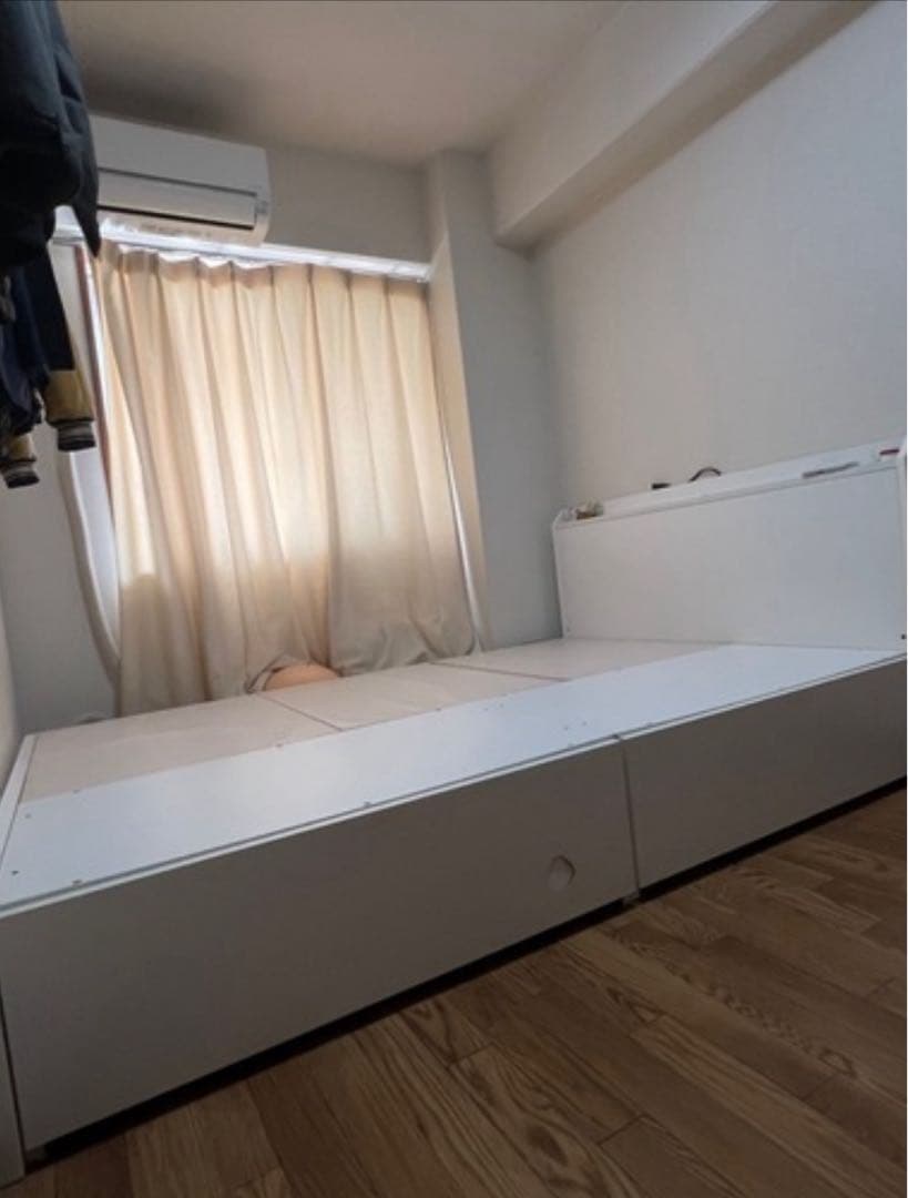 ホワイトダブルベットフレーム　引き出し収納付き