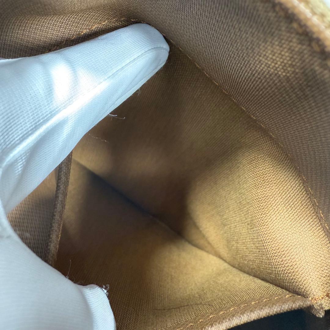 【美品】バーバリー　シャドーホース　ノバチェック　ワンショルダー　月桂冠　レザー