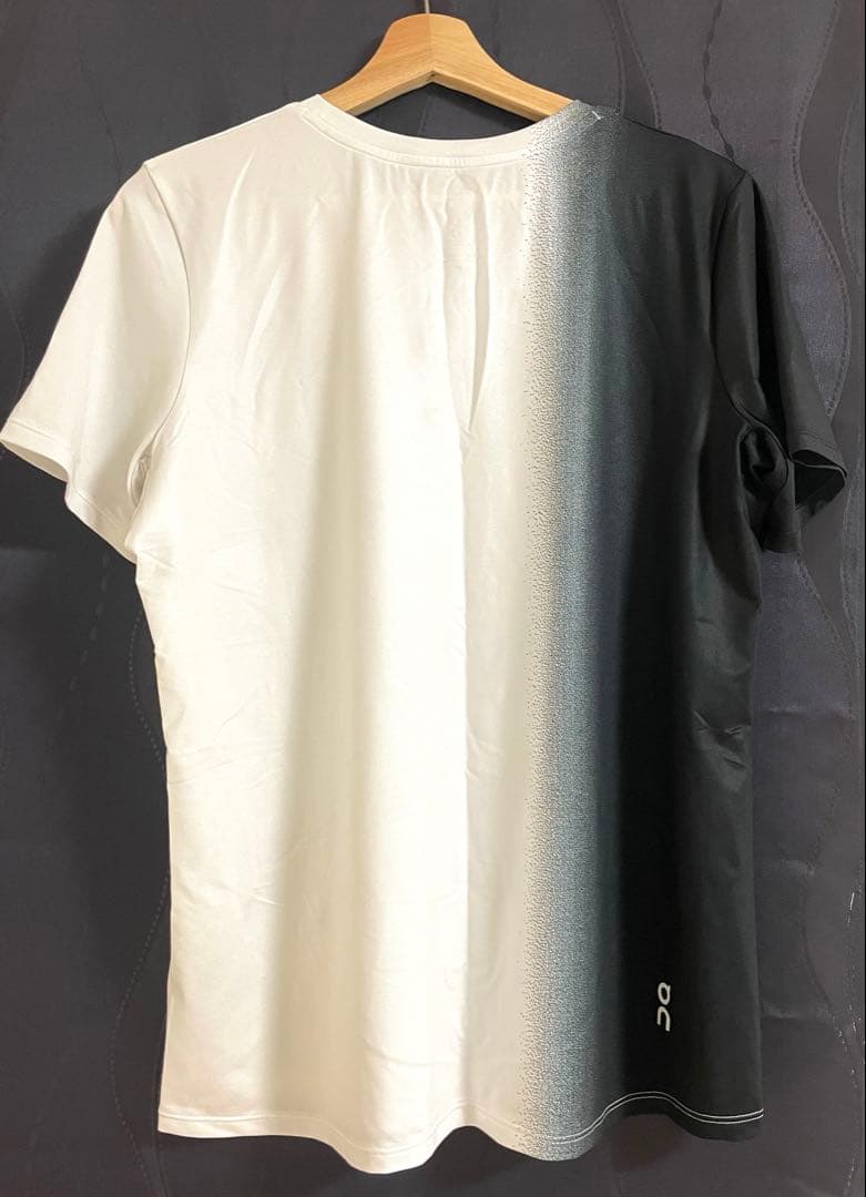 On Court-T テニス 半袖Tシャツ レディース　Lサイズ