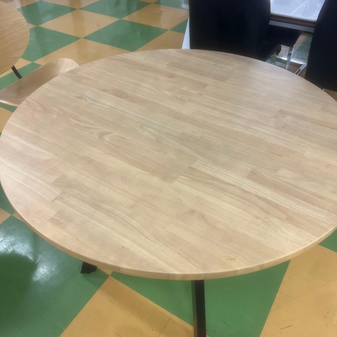 105 KANADEMONO 円形木製ダイニングテーブル