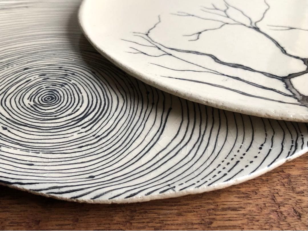 北欧　樹木モチーフ　薄平皿2枚セット