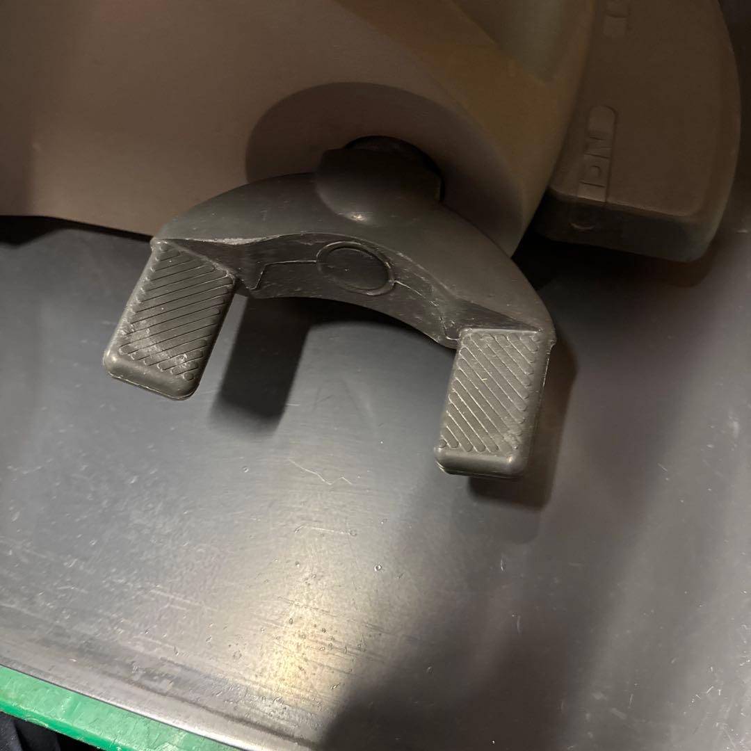 ◆2◆タカラベルモント、バーバー　電動カットチェア.一流ブランド