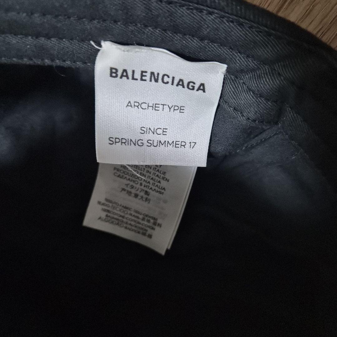 BALENCIAGA ベースボールキャップ 黒