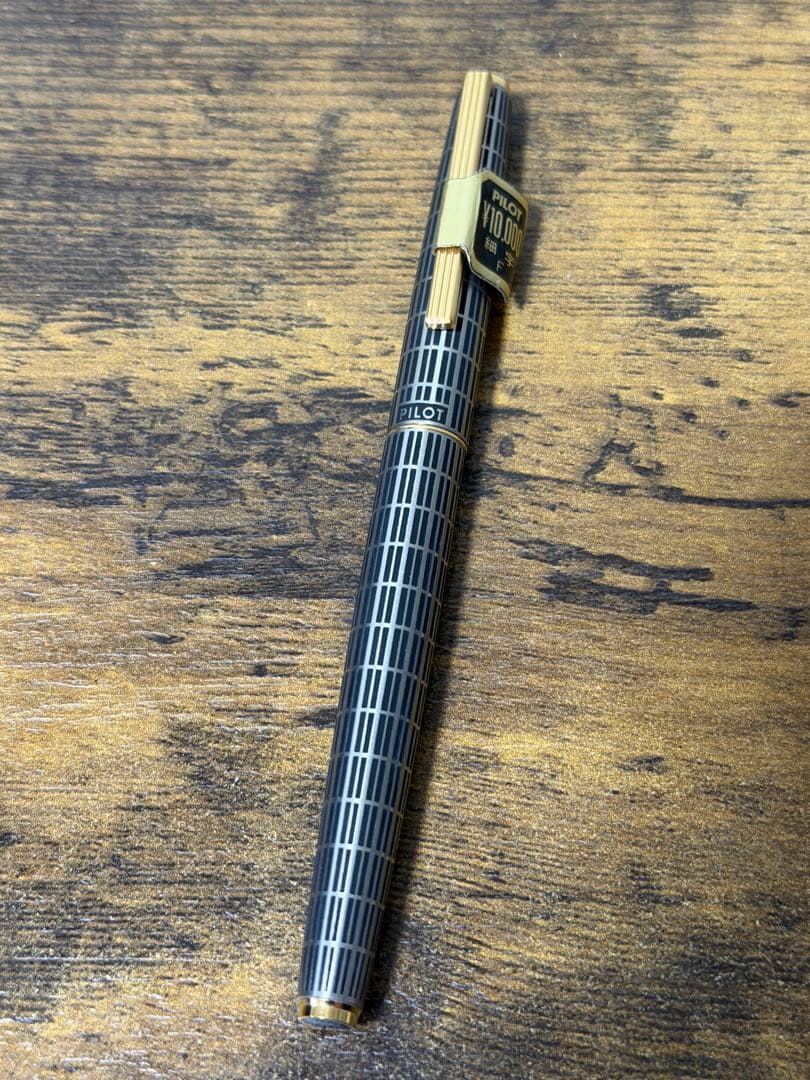 新品未使用　1976年製　18金　ゴールド　蝕刻　パイロット　万年筆　細字