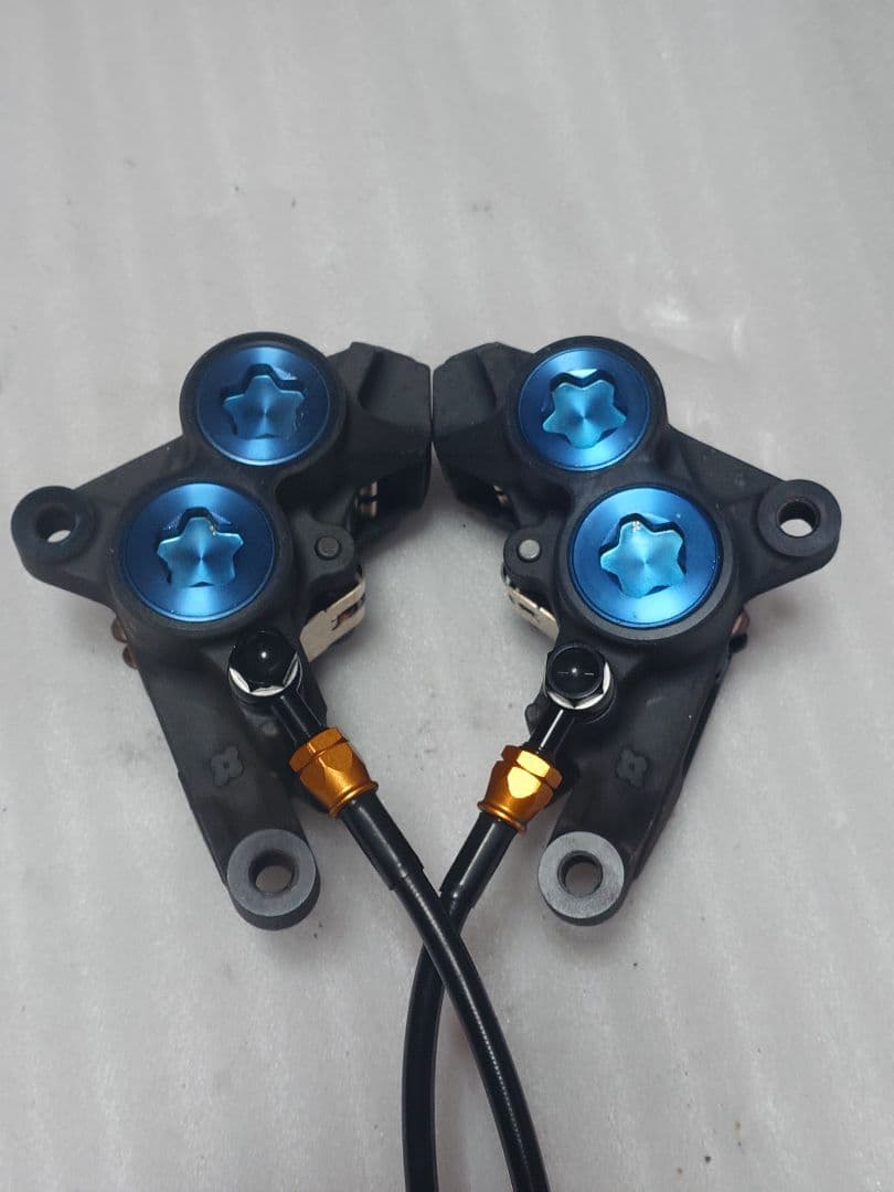 XJR1300 純正キャリパー　スミトモ　MOS フロント