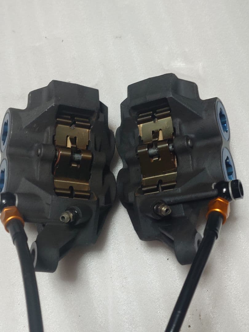 XJR1300 純正キャリパー　スミトモ　MOS フロント