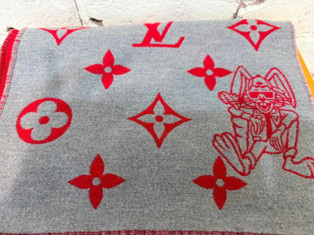 クリーニング済　美品　LOUIS VUITTONマフラー