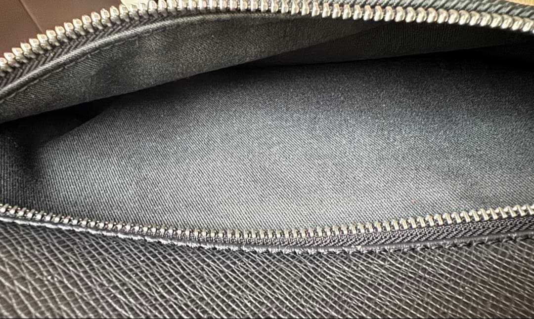 ルイヴィトン タイガ ヴィクトール メッセンジャーバッグ ショルダーバッグ